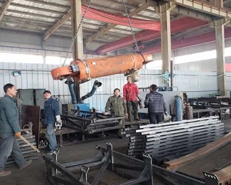 山西唯和達機械：發(fā)往霍州的導向滑靴，油缸！